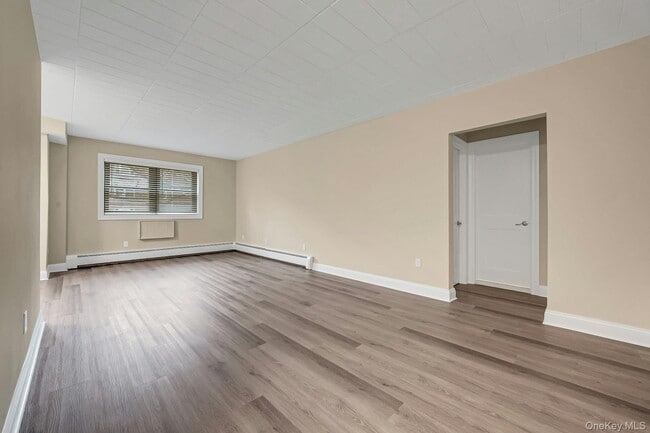 505 White Plains Rd in Eastchester, NY - Building Photo - Building Photo