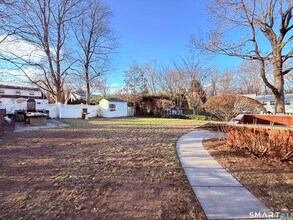 36 Center Dr in Greenwich, CT - Building Photo - Building Photo
