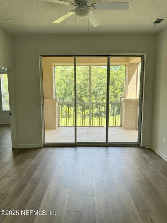 8601 Beach Blvd in Jacksonville, FL - Building Photo