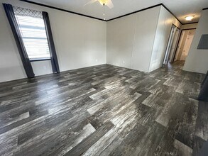 38087 Johannes Dr in Clinton Township, MI - Building Photo - Building Photo