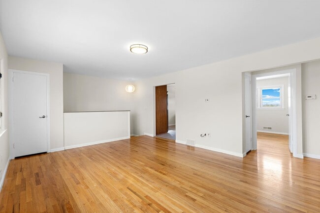 689 9th St in Secaucus, NJ - Building Photo - Building Photo