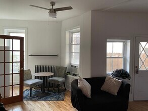 4811 Florence Ave, Unit 1r in Philadelphia, PA - Foto de edificio - Building Photo