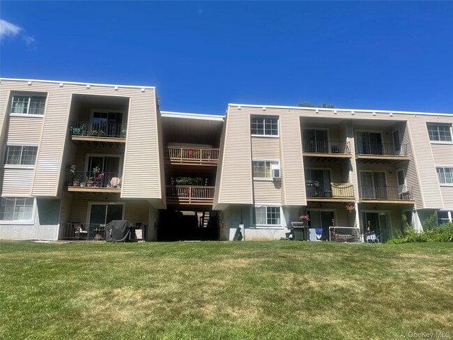 property at 311 Fox Run Ln