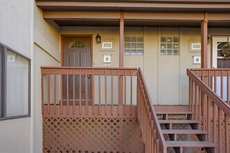 256 W Jefferson Ave in Englewood, CO - Building Photo - Building Photo