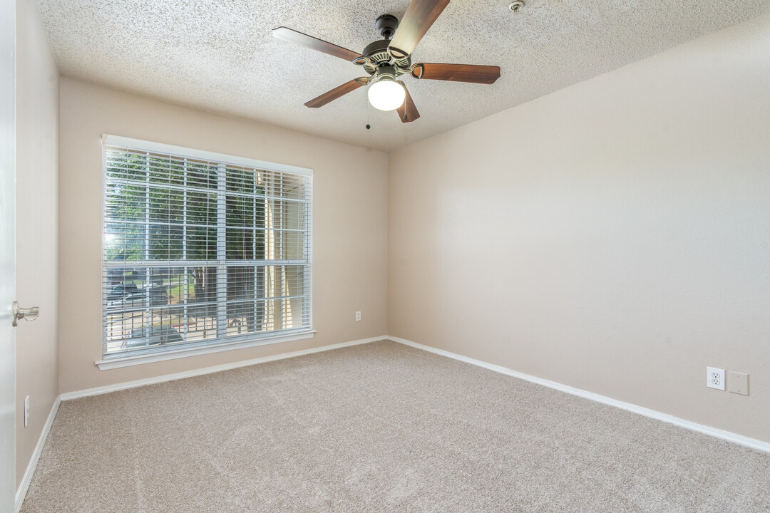 Ash Lane Apartments in Euless, TX - Foto de edificio