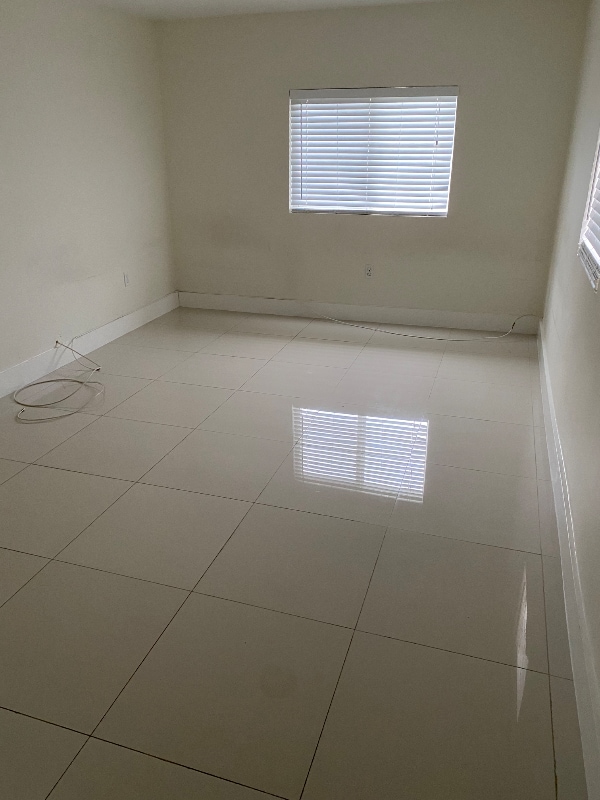 6371 SW 8th St in North Lauderdale, FL - Building Photo - Building Photo