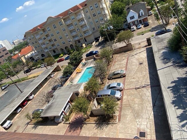2210 Dorrington St in Houston, TX - Foto de edificio - Building Photo