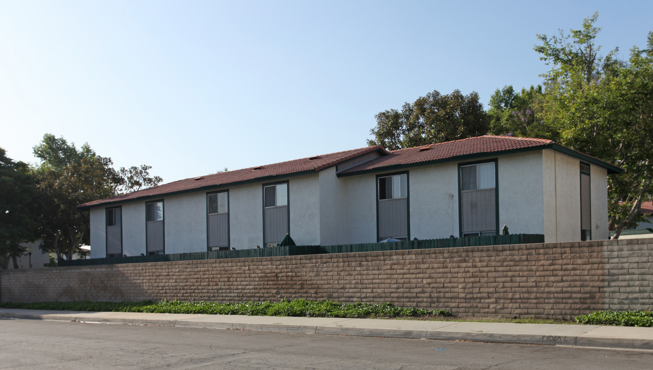 Los Alisos North Apartments in Norwalk, CA - Building Photo