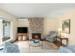 8550 SW 10th Ave in Portland, OR - Building Photo - Building Photo