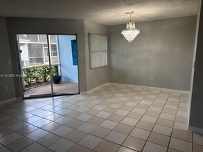 2043 SE 26th Ln in Homestead, FL - Building Photo - Building Photo