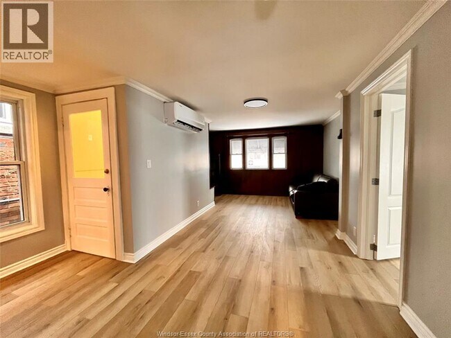 1056 Erie St E in Windsor, ON - Building Photo - Building Photo