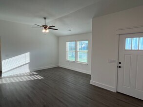 947 N Labrador Ave in Republic, MO - Building Photo - Building Photo
