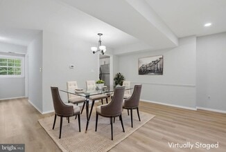 7739 Tiverton Dr in West Springfield, VA - Building Photo - Building Photo