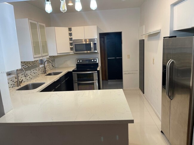 property at 330 W 46th St