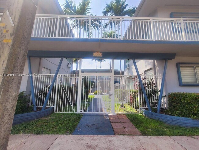 350 75th St in Miami Beach, FL - Building Photo - Building Photo