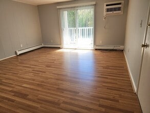 135 E Main St in Westborough, MA - Building Photo - Building Photo