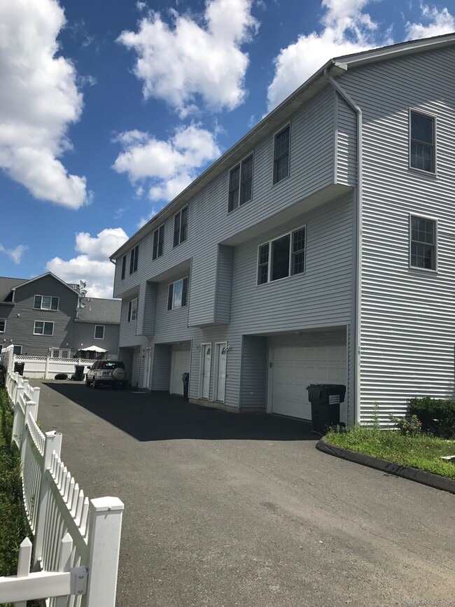 15 South Ave in Danbury, CT - Foto de edificio - Building Photo