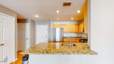 2004 11th St NW, Unit 232 in Washington, DC - Building Photo - Building Photo