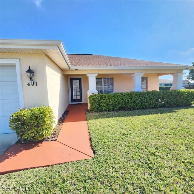 401 SW 14th Pl in Cape Coral, FL - Building Photo - Building Photo