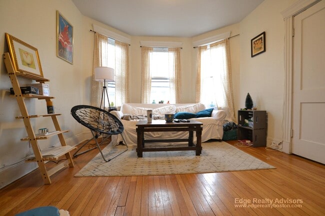 75 Strathmore Rd in Boston, MA - Foto de edificio - Building Photo