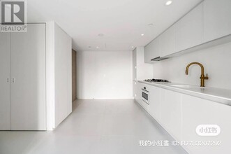 1033 Nelson St in Vancouver, BC - Building Photo - Building Photo