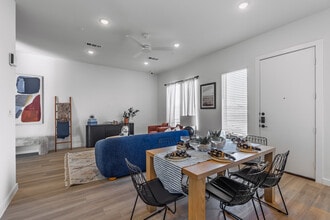 Oasis at Round Rock in Round Rock, TX - Building Photo - Interior Photo