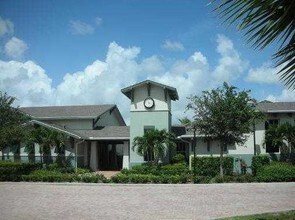 660 Amador Ln-Unit -6 in West Palm Beach, FL - Foto de edificio - Building Photo