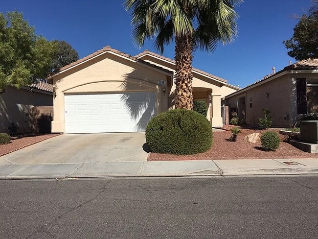 1058 Warm Canyon Way in Las Vegas, NV - Building Photo - Building Photo