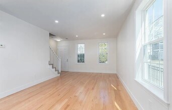 45 Wenlock Rd in Boston, MA - Building Photo - Building Photo