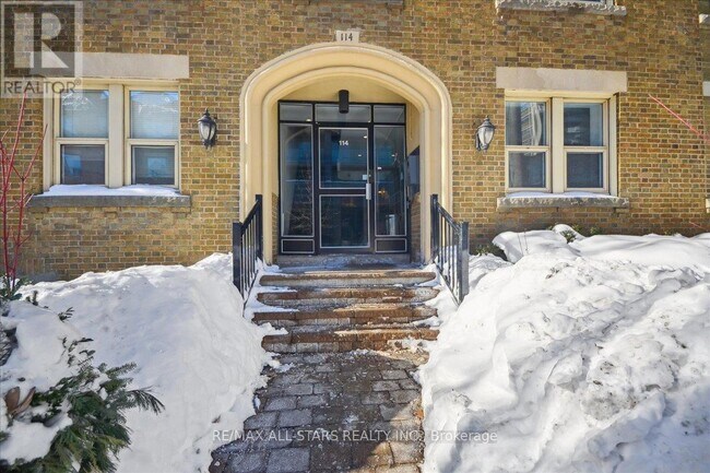 114 Vaughan Rd in Toronto, ON - Building Photo - Building Photo