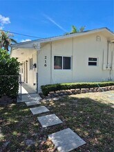 216 SW 9th St in Hallandale Beach, FL - Building Photo - Building Photo