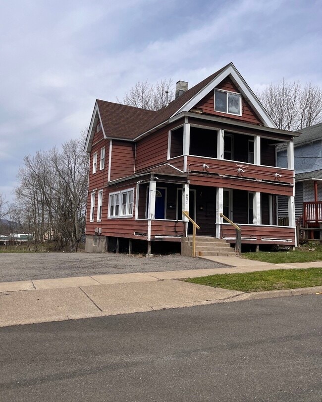 property at 27 Evans St