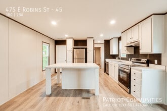 475 E Robins St in Conway, AR - Building Photo - Building Photo