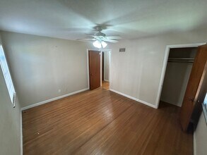 2677 Powhattan Pky, Unit Lower in Toledo, OH - Foto de edificio - Building Photo