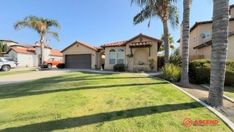 230 Solecita Way in Bakersfield, CA - Building Photo