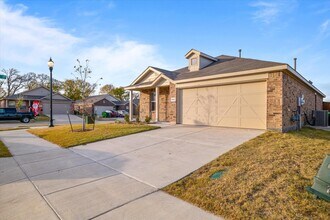 2805 Watchpoint Rd in Little Elm, TX - Building Photo - Building Photo