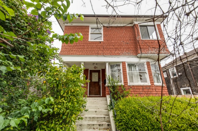 property at 2605 Fulton St