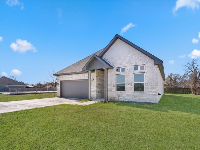 209 Silverleaf Rd in Sweeny, TX - Building Photo - Building Photo