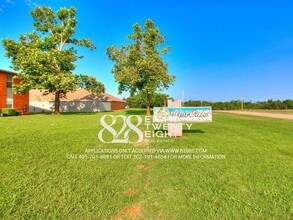 511 W Fox Rd in Newcastle, OK - Building Photo - Building Photo