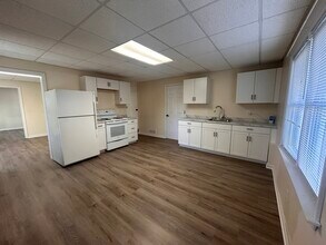 2002 Fairbrook Ln, Unit 2002 Basement Apt in Woodstock, GA - Building Photo - Building Photo