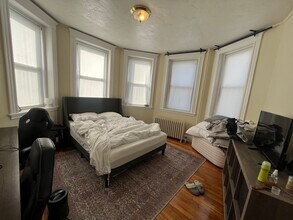 220 Kelton St, Unit 4 in Boston, MA - Foto de edificio - Building Photo