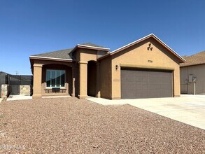 3729 Loma Brisa Dr in El Paso, TX - Building Photo - Building Photo
