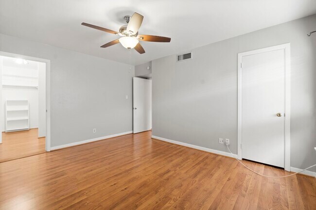 property at 2824 Briarhurst Dr