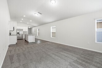 7862 Meadow Walk Ln in Jacksonville, FL - Building Photo - Building Photo