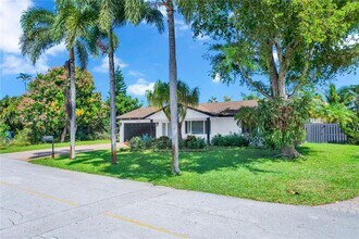 2616 NW 7th Ave in Wilton Manors, FL - Building Photo - Building Photo