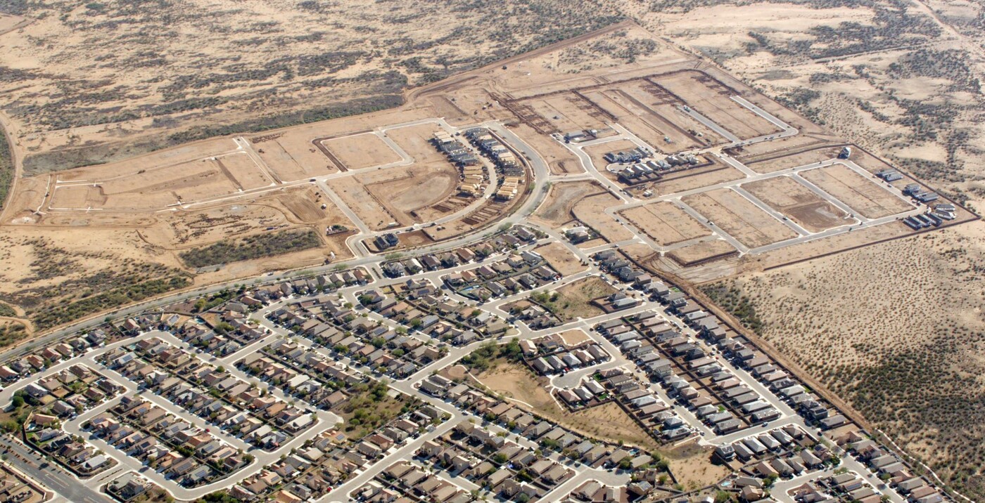 21735 E Treasure Rd in Red Rock, AZ - Building Photo