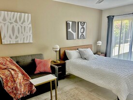 3155 E Ramon Rd, Unit 407 in Palm Springs, CA - Building Photo
