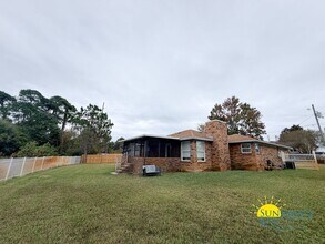 2002 Bob White Ct in Mary Esther, FL - Building Photo - Building Photo