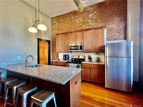 65 North St, Unit 1 in Middletown, NY - Building Photo - Building Photo