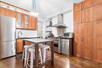1112 Hudson St in Hoboken, NJ - Building Photo - Building Photo